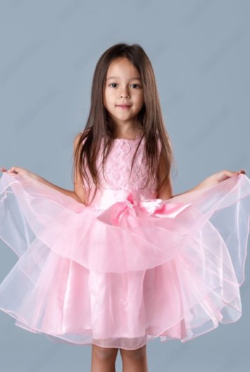 vestidos-de-fiesta-en-gamarra-nina-con-vestido-rosa